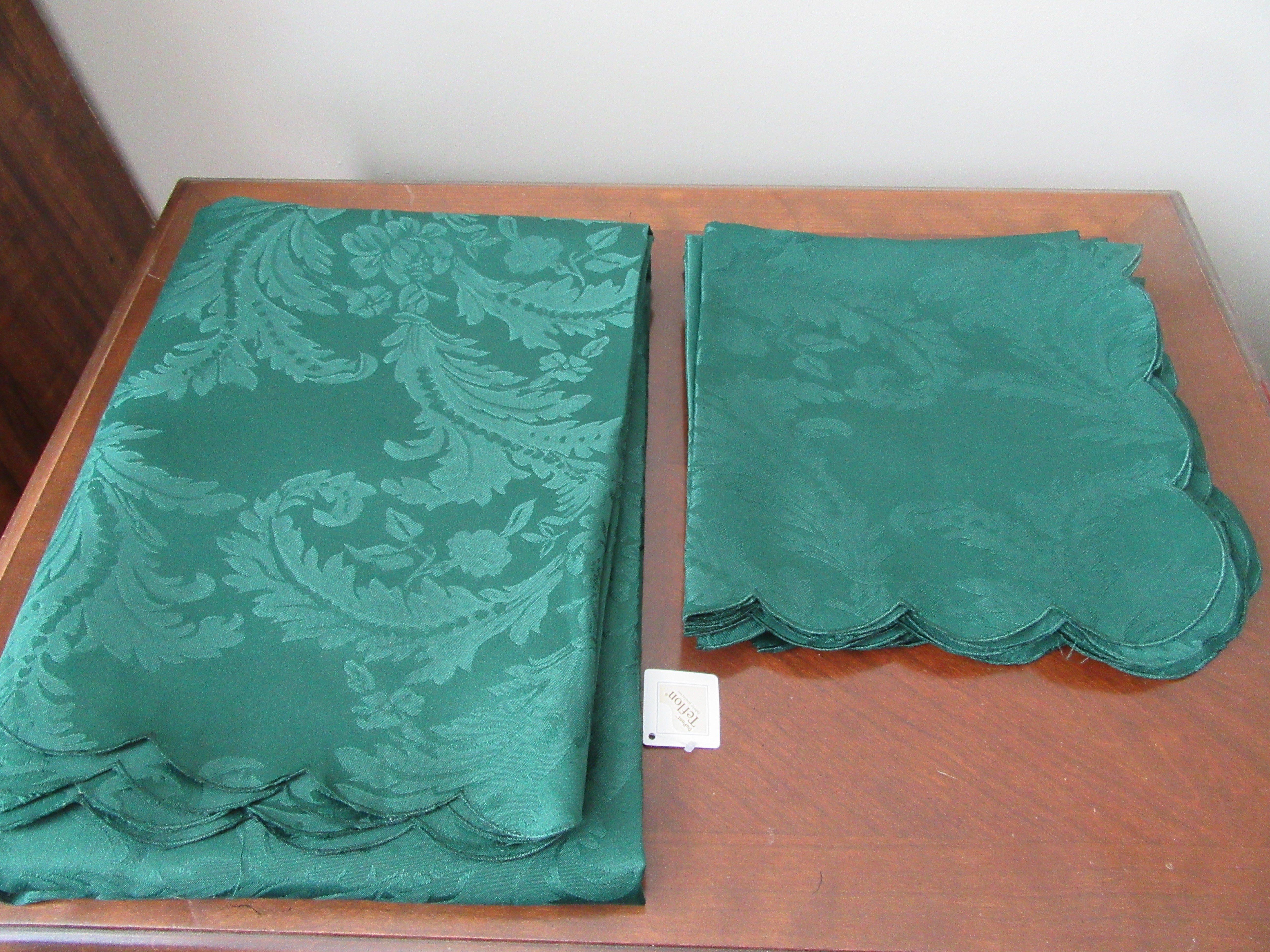 Vintage NOS 60x84 Forest Green Teflon Table cloth with 8 Napkins