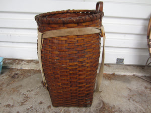 Large Size Antique Adirondack Trapper Foraging Fisher Basket