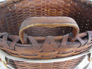 Large Size Antique Adirondack Trapper Foraging Fisher Basket